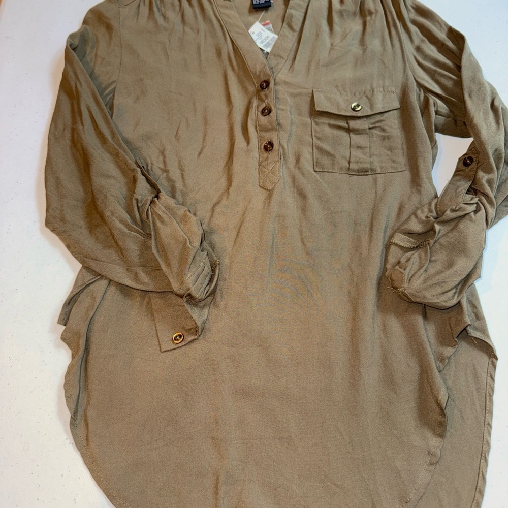 wet seal top medium NWT  Olive Business Casual Buttons Vintage